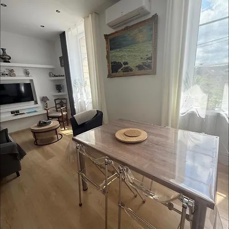 Cosy Avec Clim Au Centre Apartman *